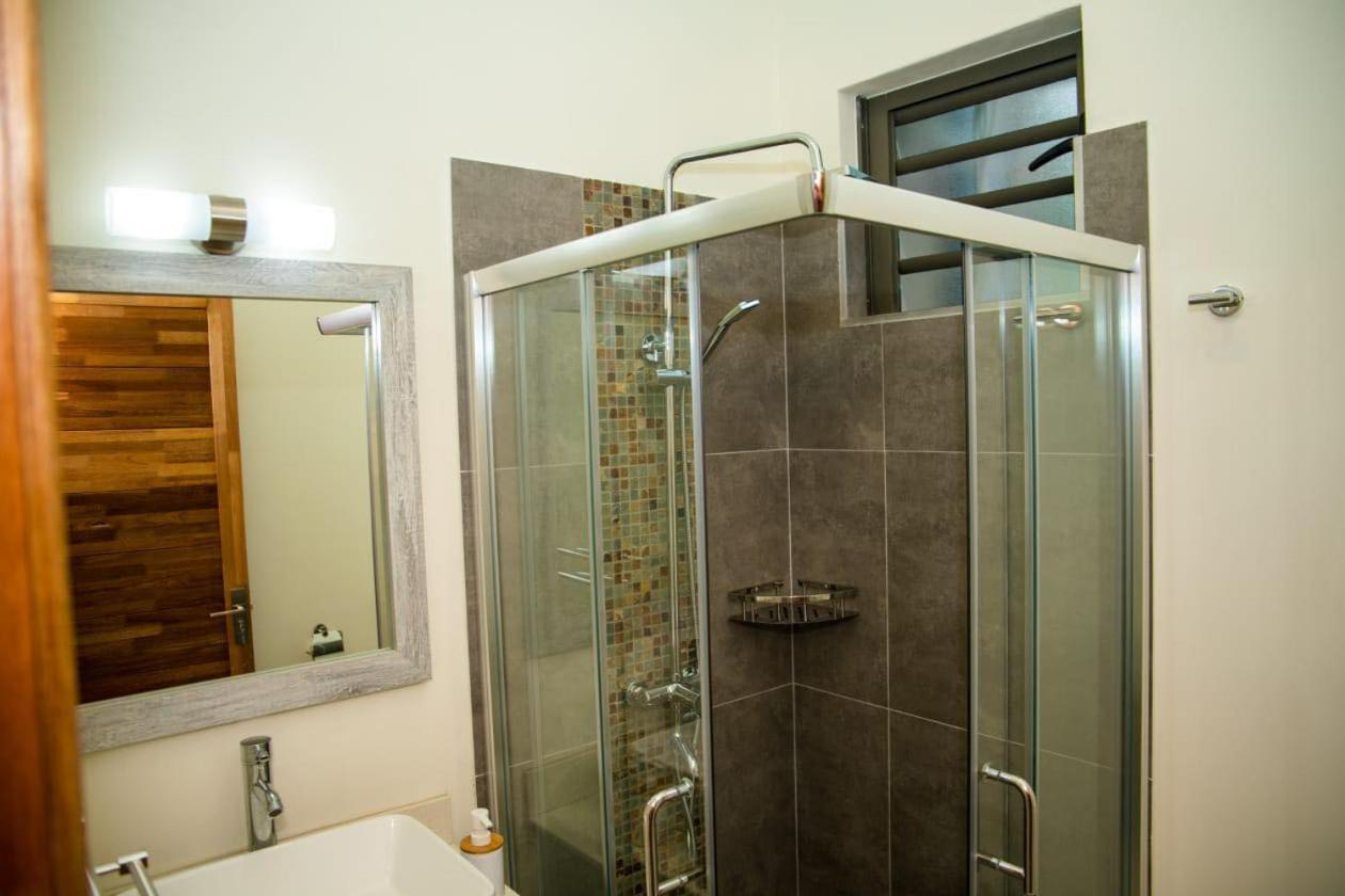 Entire Luxury 3 Bedroom Condo For Rent - Flic-En-Flac - Close To Beach מראה חיצוני תמונה